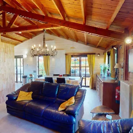 Durbuy, Serenae Chalet, Sauna, Accessible Vakantiehuis