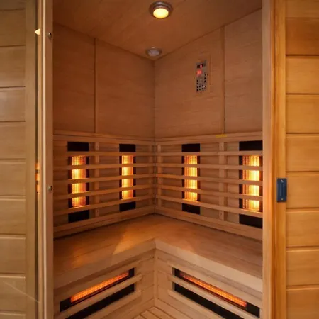 Prázdninový dům Durbuy, Serenae Chalet, Air Conditionne,sauna, Pmr, Garage Pour Velos Et Motos Durbuy